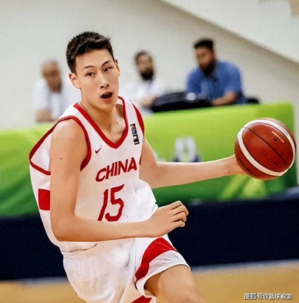 星空官网 - 篮球大奖赛焦点战：辽东麒麟队鏖战胶东旋风队，新星闪耀。门前嗅觉决定胜负