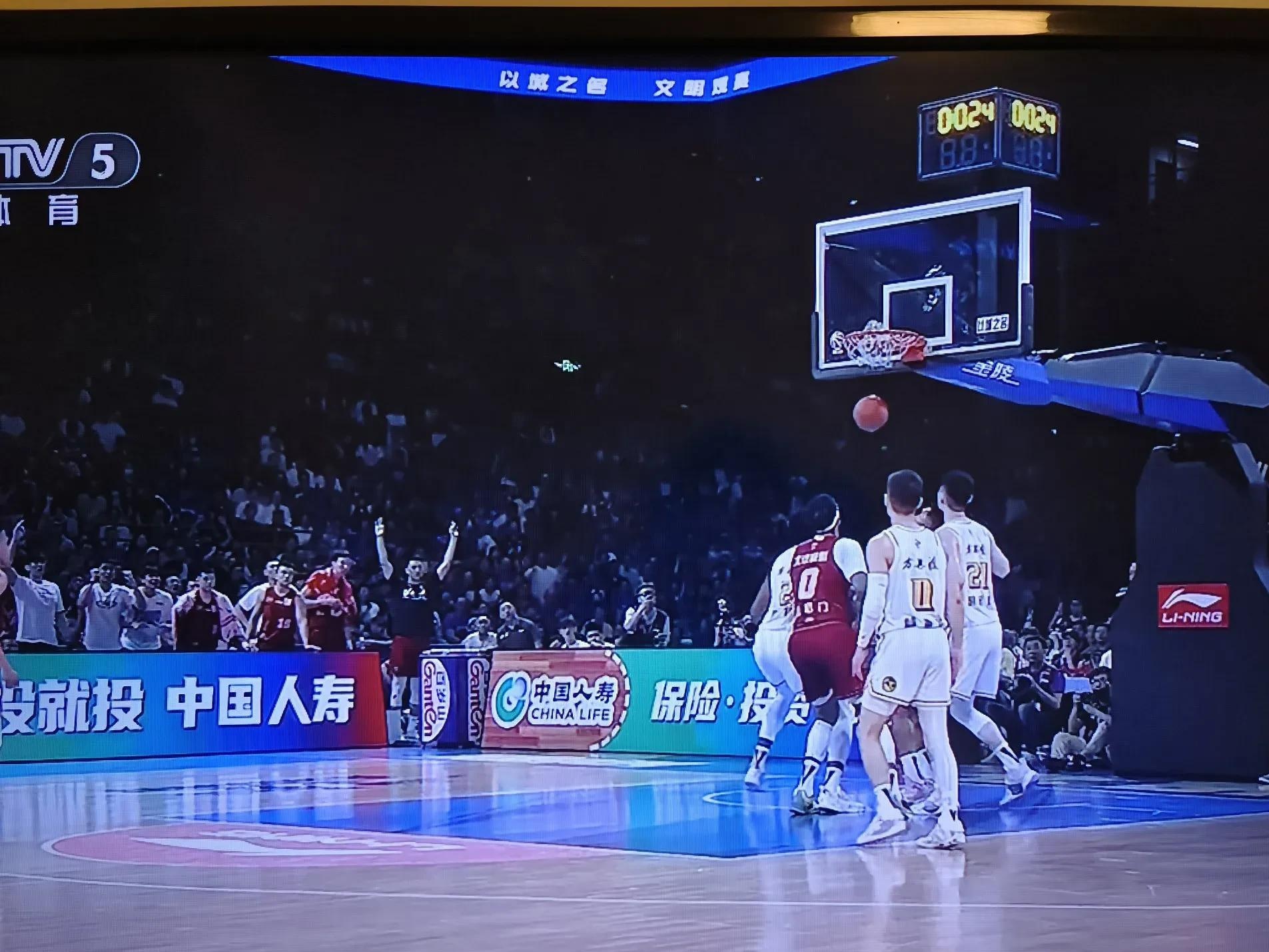 星空娱乐官网 -赛后法联杯焦点战，广厦男篮完成内部沟通，引发热议，控场能力成焦点(王楚钦赛后采访)