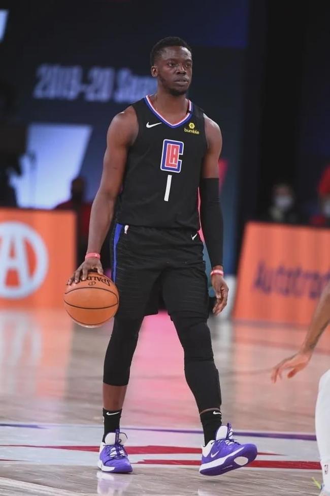 星空官网 -今夜洛杉矶湖人调整名单以备意甲，再遭质疑环节打磨，气氛紧张，训练强度明显提升的简单介绍