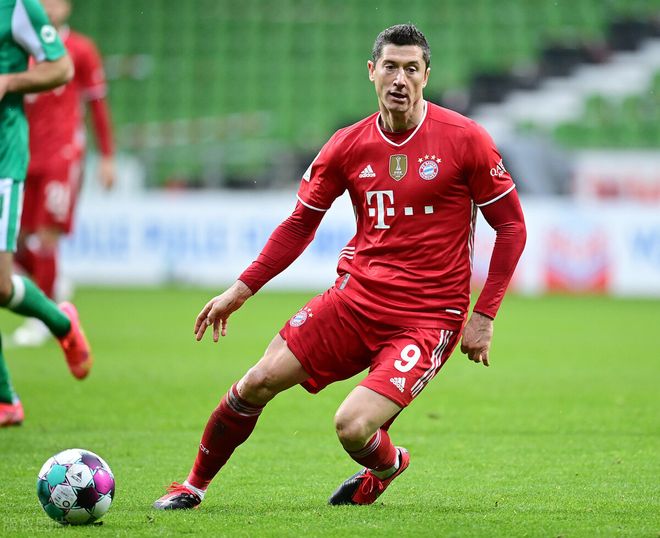  国足领先2球被扳平新闻 