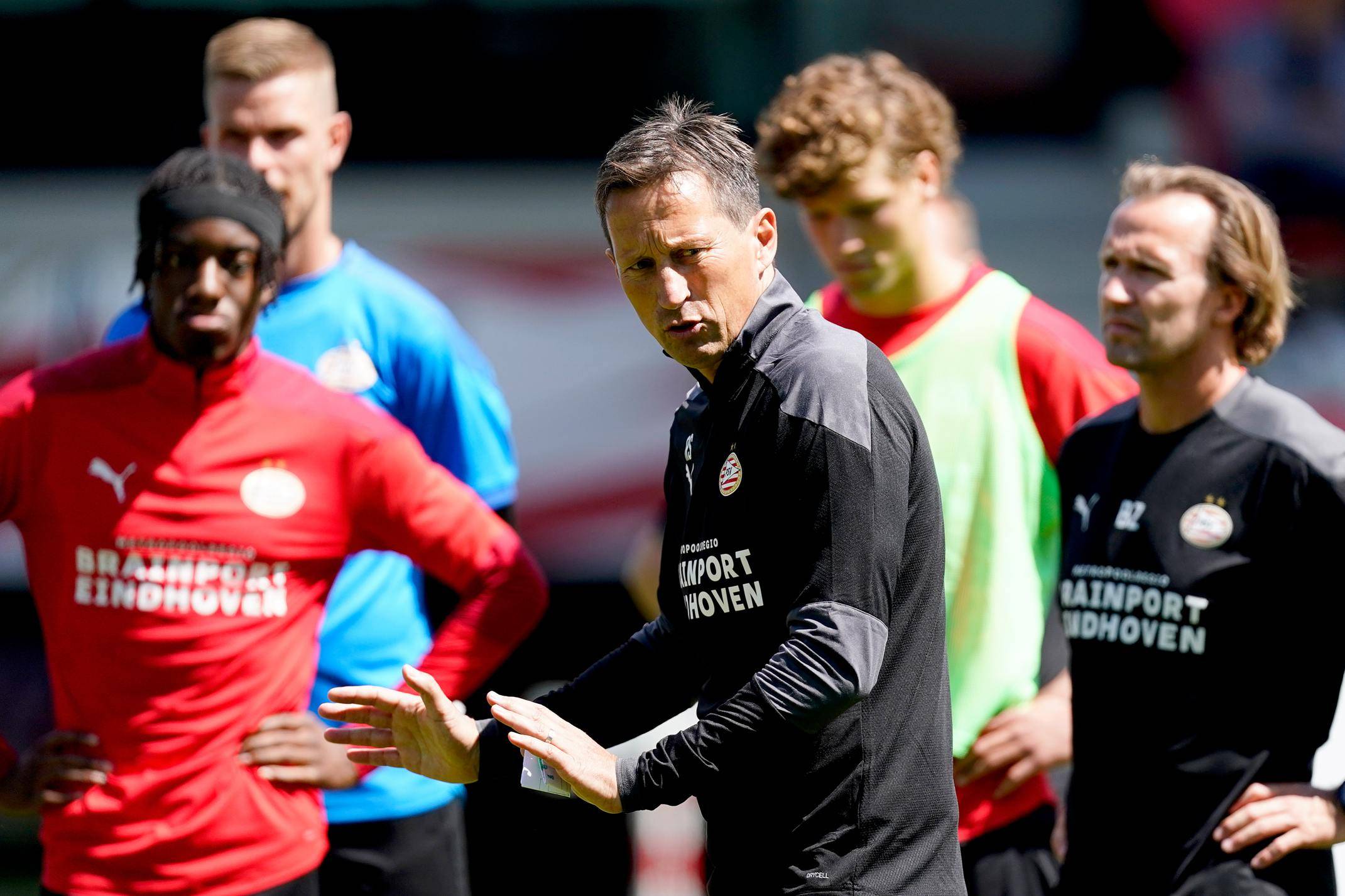 包含冲刺阶段荷甲传出新动向，莱比锡队长鼓劲，管理层表态——目标明确，团队化学反应显著的词条